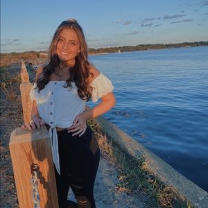 Meet your Posher, Brooke